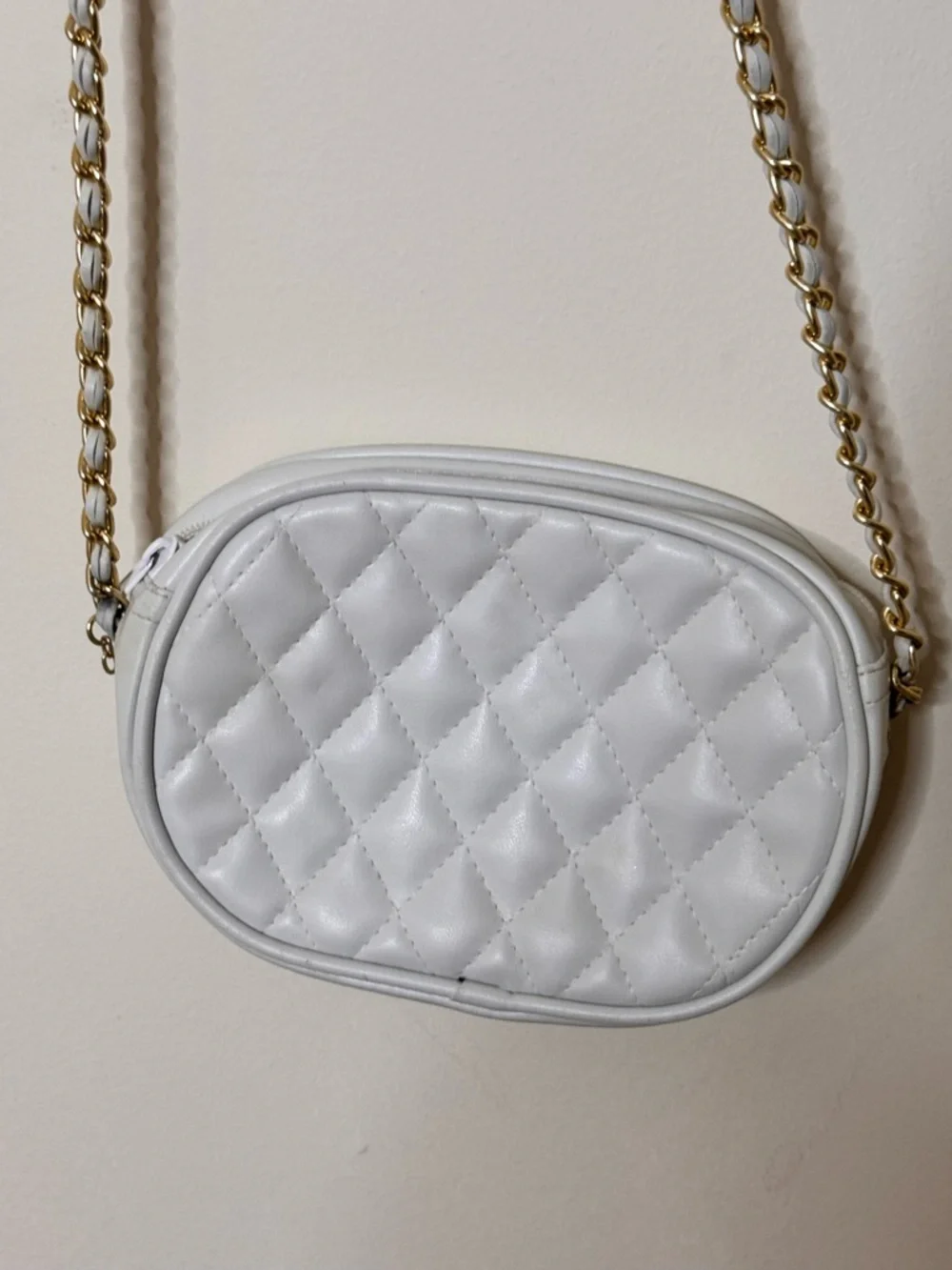 Vintage White Quilted Crossbody Bag with Gold Chain